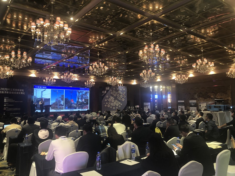 智慧路燈智慧顯示終端LED燈桿屏02.jpg 智慧路燈智慧顯示終端LED燈桿屏02.jpg