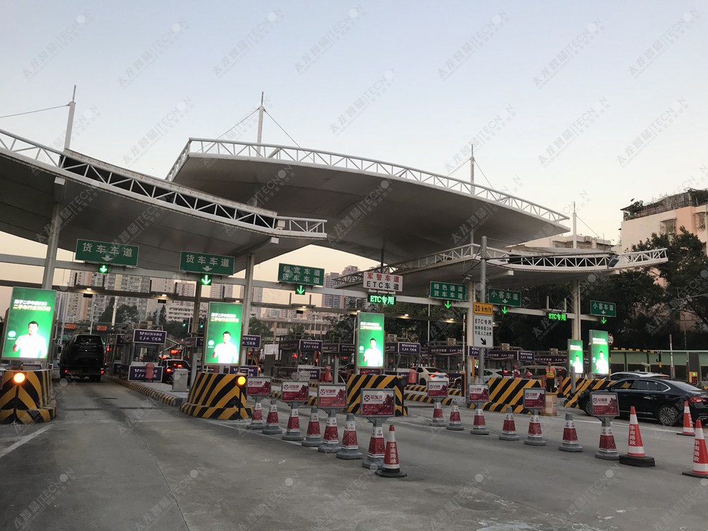 LED廣告機(jī)-戶外液晶廣告機(jī)-廣州花城案例 LED廣告機(jī)-戶外液晶廣告機(jī)廣州花城高速收費(fèi)站案例