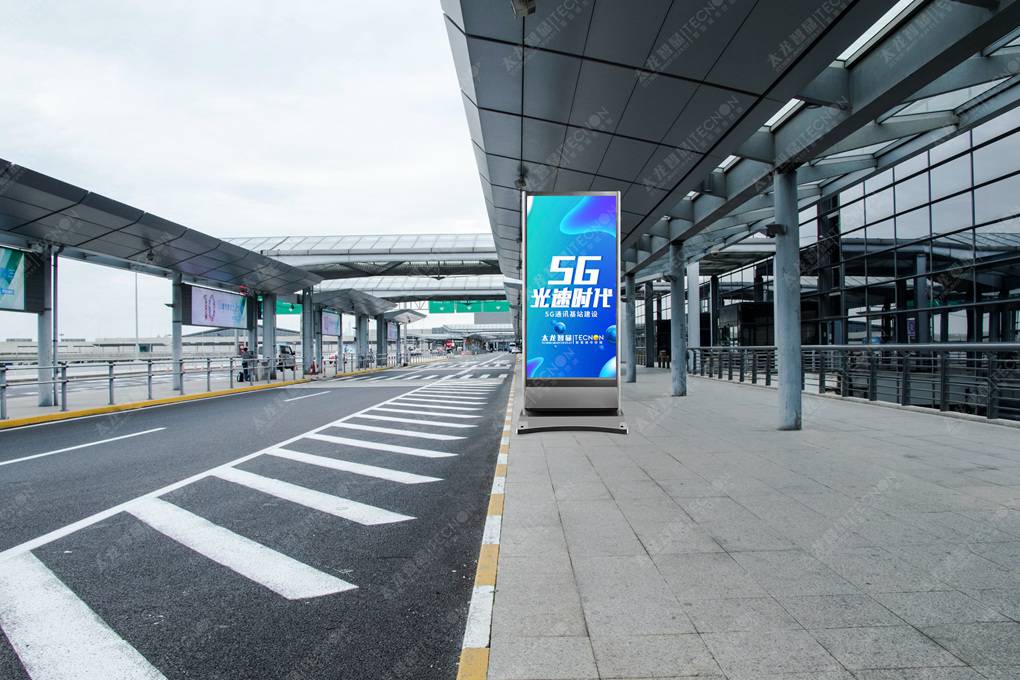 智能LED廣告機(jī)燈桿屏可自由應(yīng)對(duì)各種場景