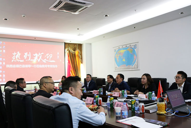 LED燈桿屏 LED廣告機.jpg LED燈桿屏 LED廣告機.jpg